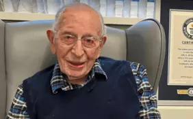 عمره 111 عاما: يكشف للعالم سر طول عمره