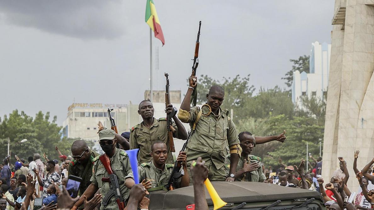 الخبر-مالي: المتمردون يشكلون لجنة وطنية ويغلقون الحدود
