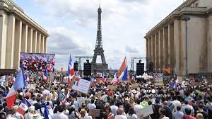 فرنسا: المعارضة تستعد لحجب الثقة عن حكومة ماكرون
