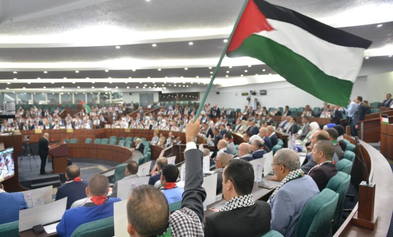 سفارة فلسطين تثمن جلسة المجلس الشعبي الوطني الخاصة